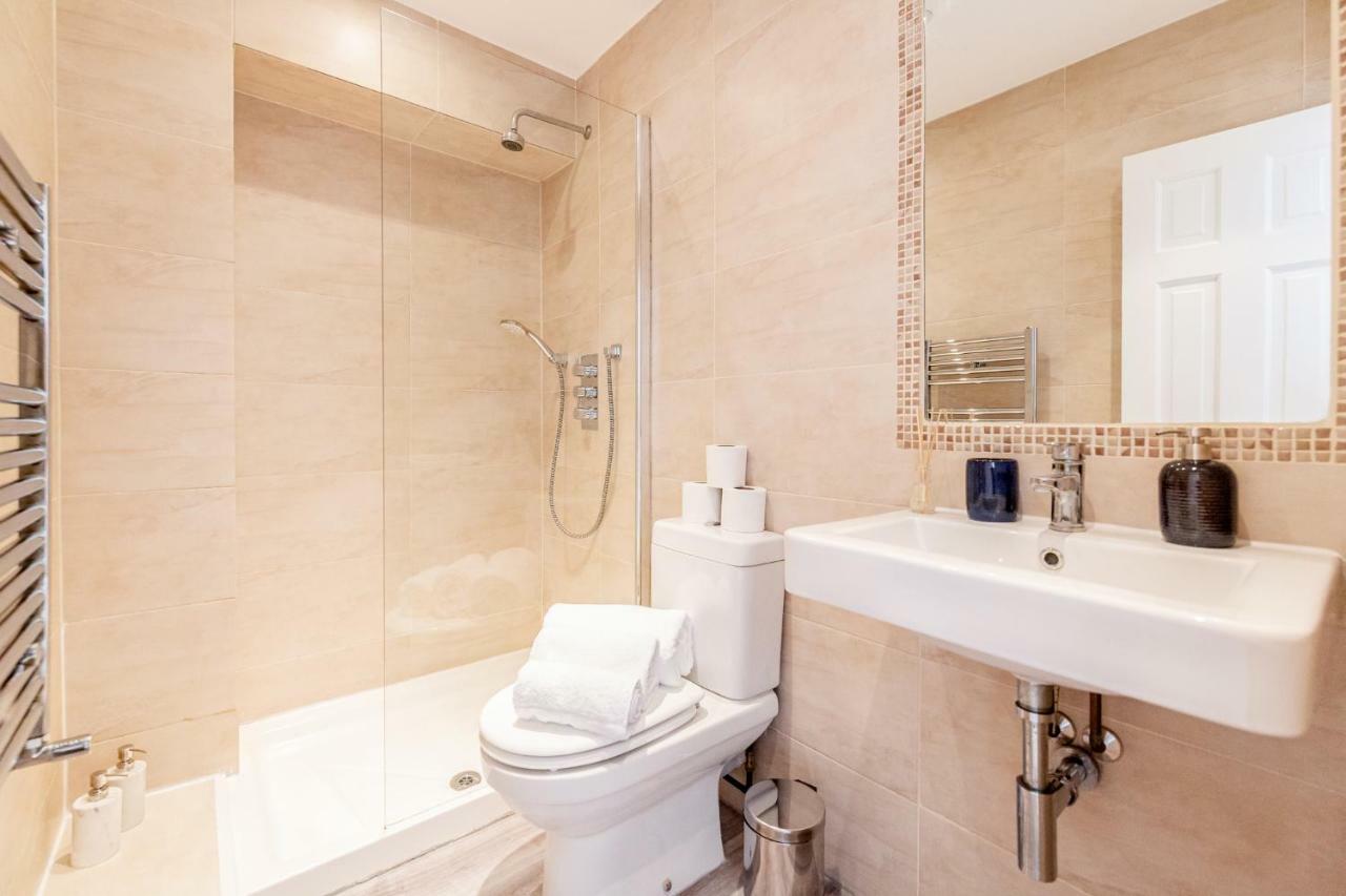 Bright & Spacious 4Beds Home - Kensington High Street-Olympia Λονδίνο Εξωτερικό φωτογραφία