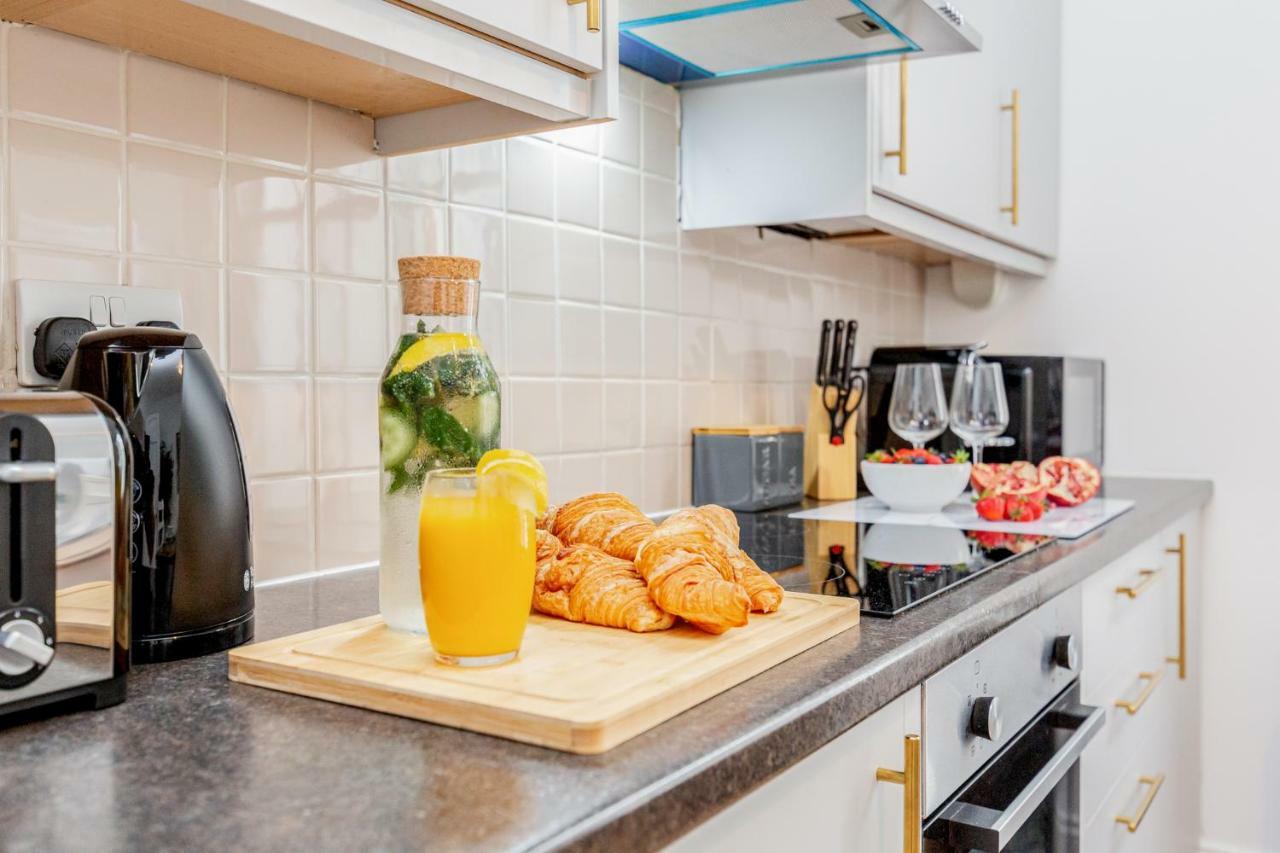 Bright & Spacious 4Beds Home - Kensington High Street-Olympia Λονδίνο Εξωτερικό φωτογραφία