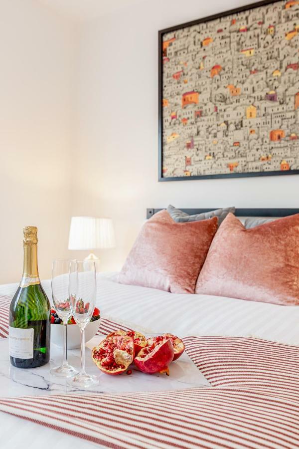Bright & Spacious 4Beds Home - Kensington High Street-Olympia Λονδίνο Εξωτερικό φωτογραφία